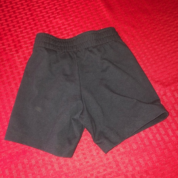 Nike Infant Shorts - Picture 2 of 4